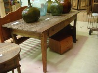 Mesa em Cedro